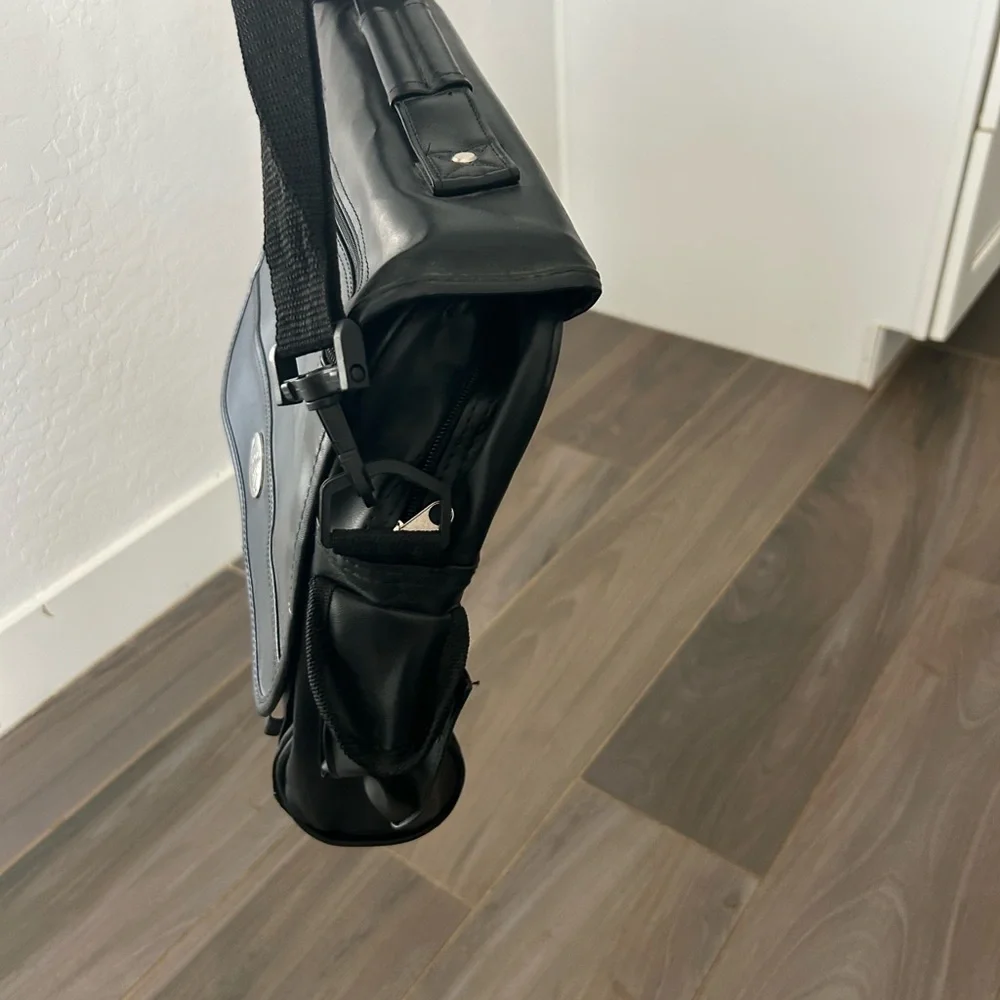Black Men’s Messenger Bag - Overland Travelware